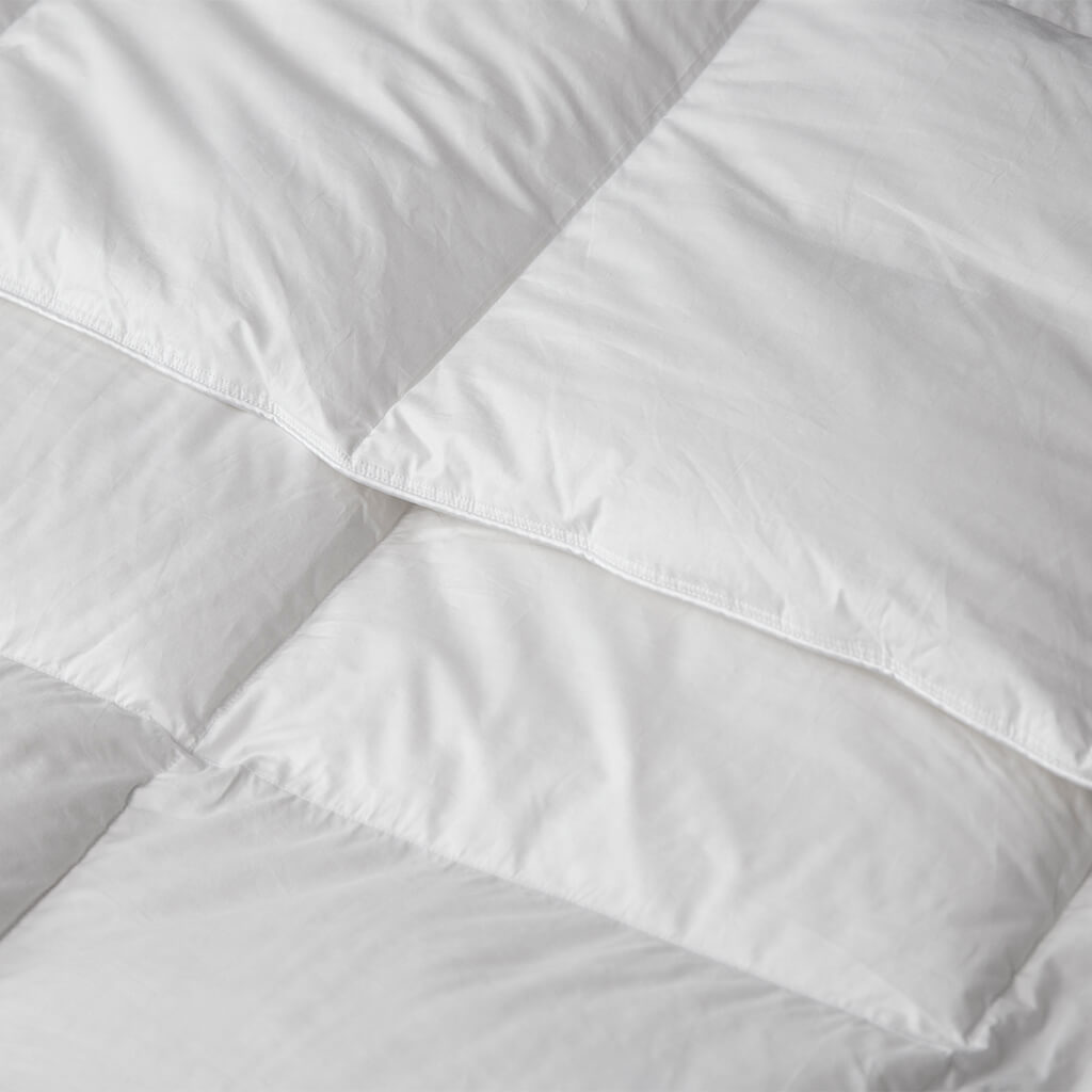 John Cotton 50/50 White Duck Feather & Down Quilt - All Seasons