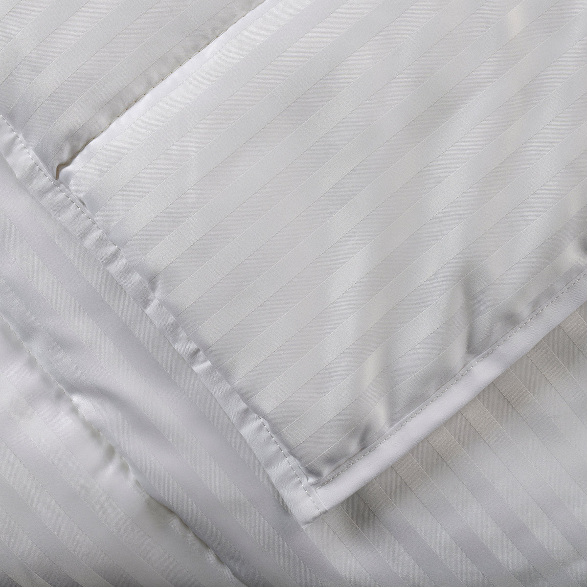 Hotel Luxury Comfort Quilt - All Seasons