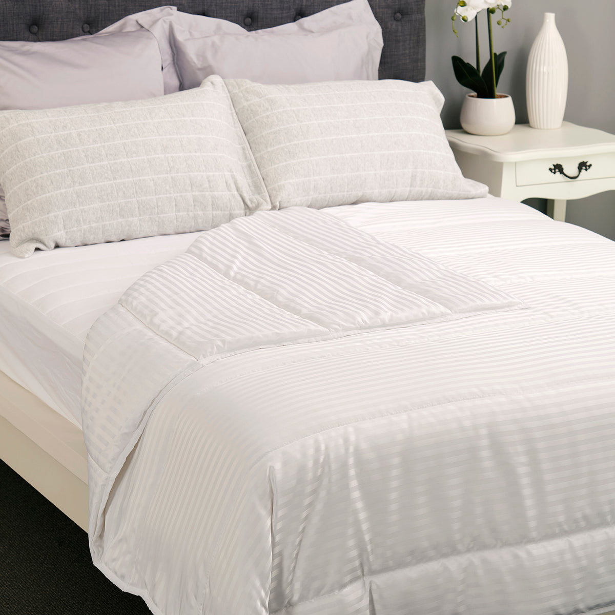 Hotel Luxury Comfort Quilt - All Seasons